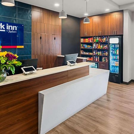Park Inn By Radisson, Kelowna Extérieur photo