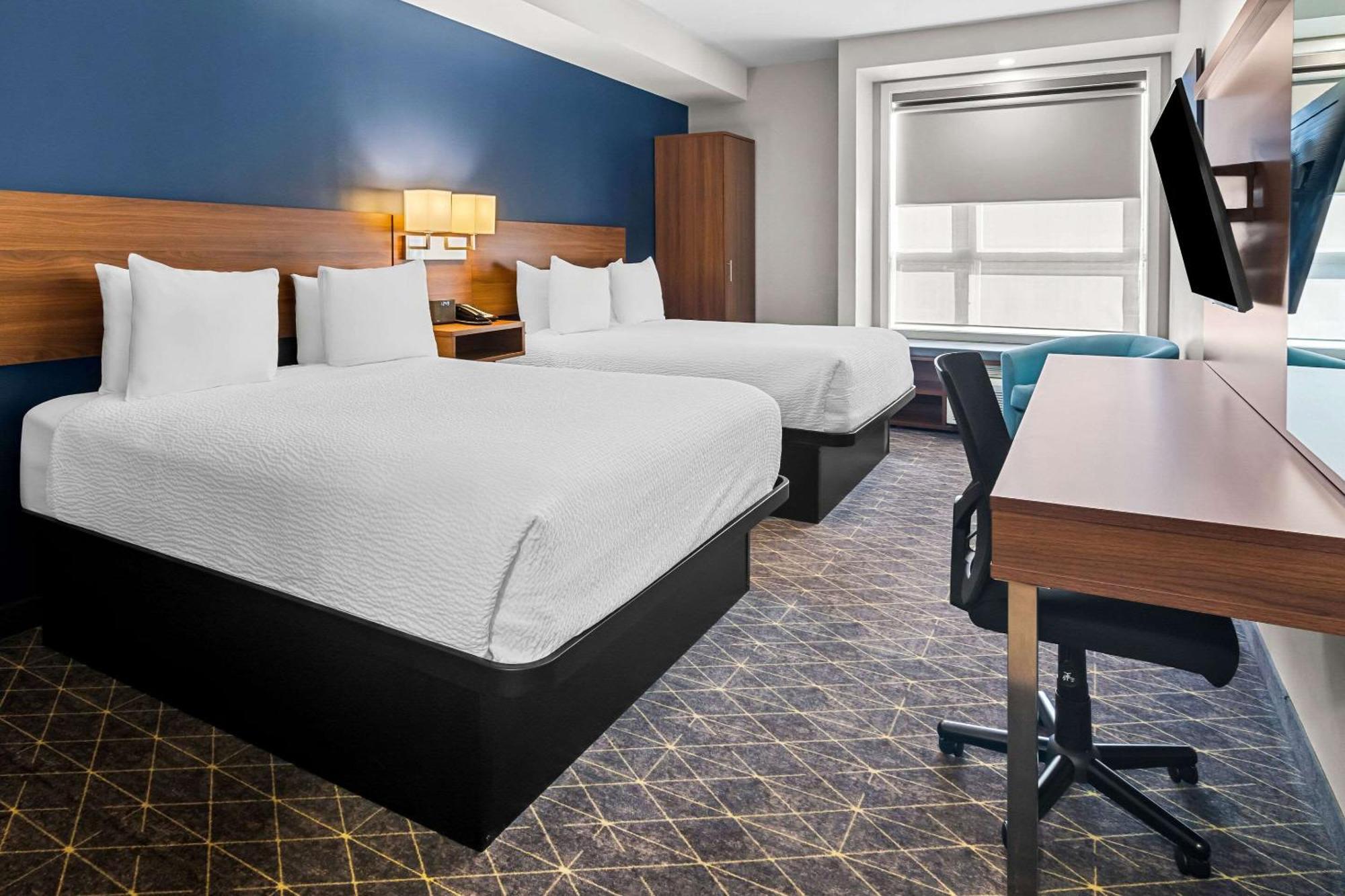 Park Inn By Radisson, Kelowna Extérieur photo