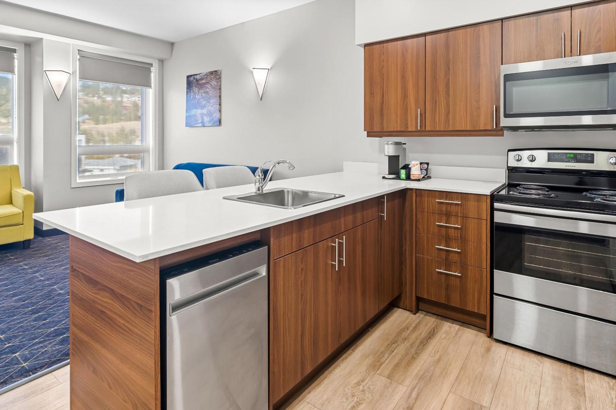 Park Inn By Radisson, Kelowna Extérieur photo